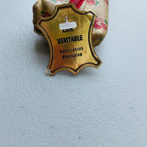 Leather Floral Print Keys/Coin Holder 4 3/4” NWT France - Picture 3 of 4